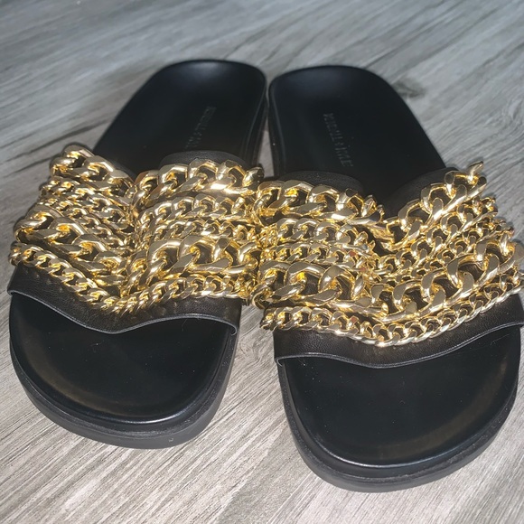 Kendall & Kylie Slides - Picture 4 of 6
